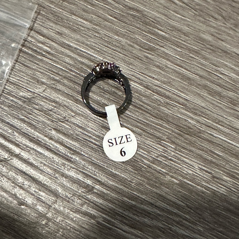 4 Charmed Aroma Rings - Picture 16 of 16